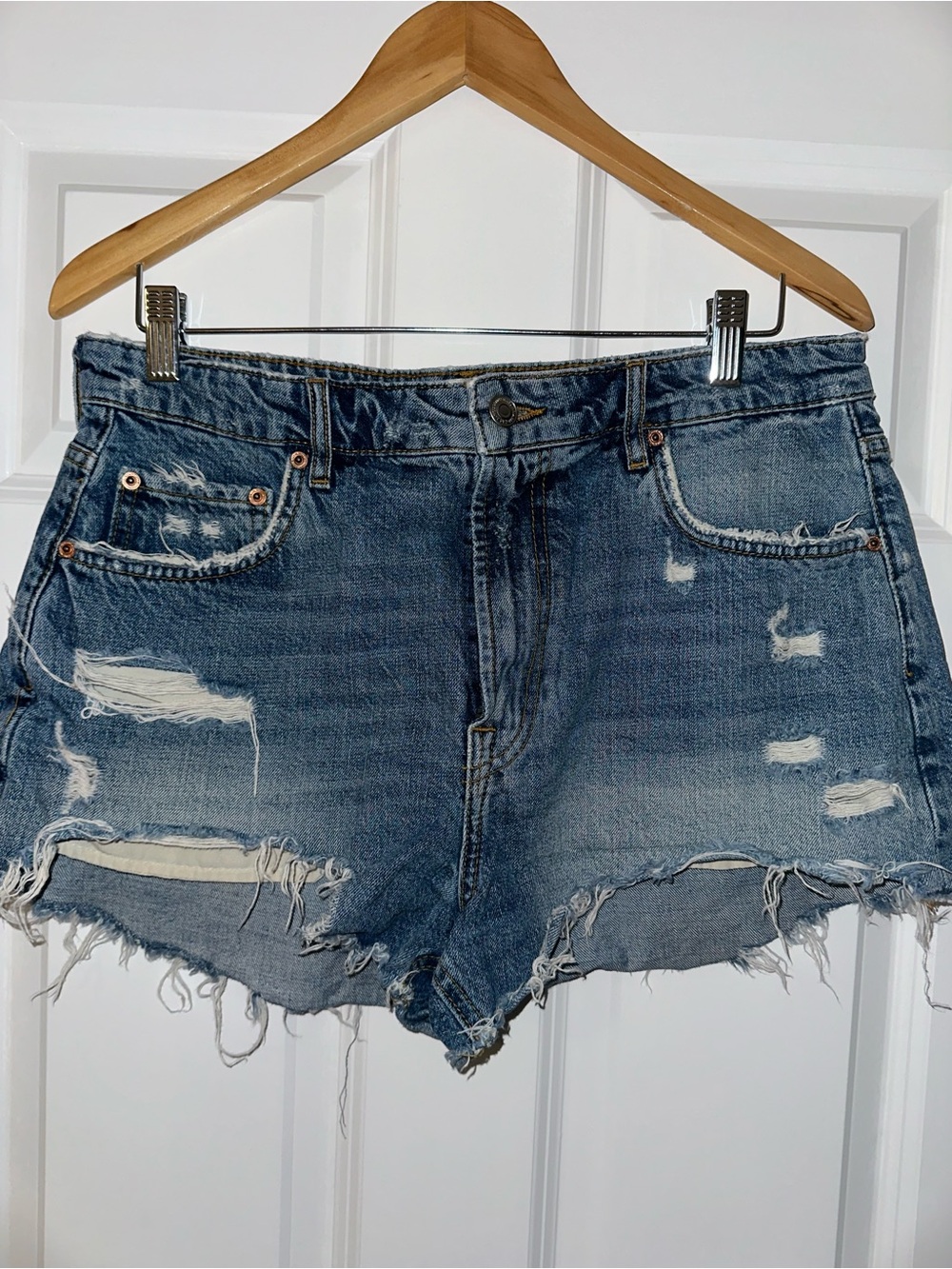 Zara Distressed Frayed Hem Denim Shorts - Blue